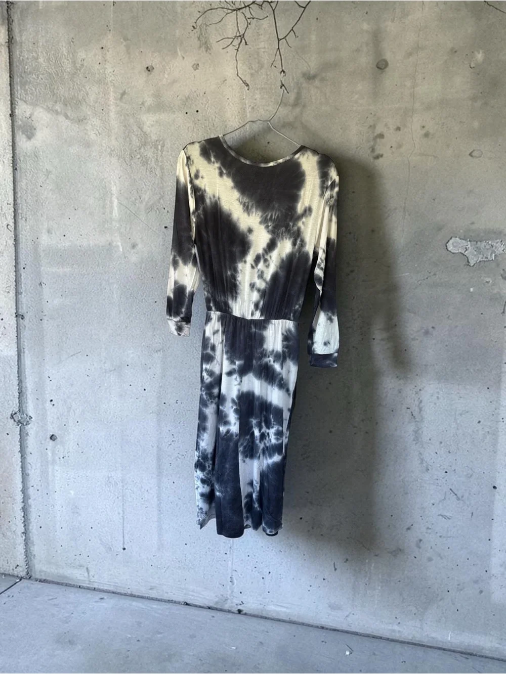 Tie-Dye Long Sleeve Midi Dress in Black and White